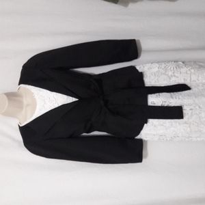 DKNY Women Blazer Size 0 Black Lapel collar  Belted waist  New